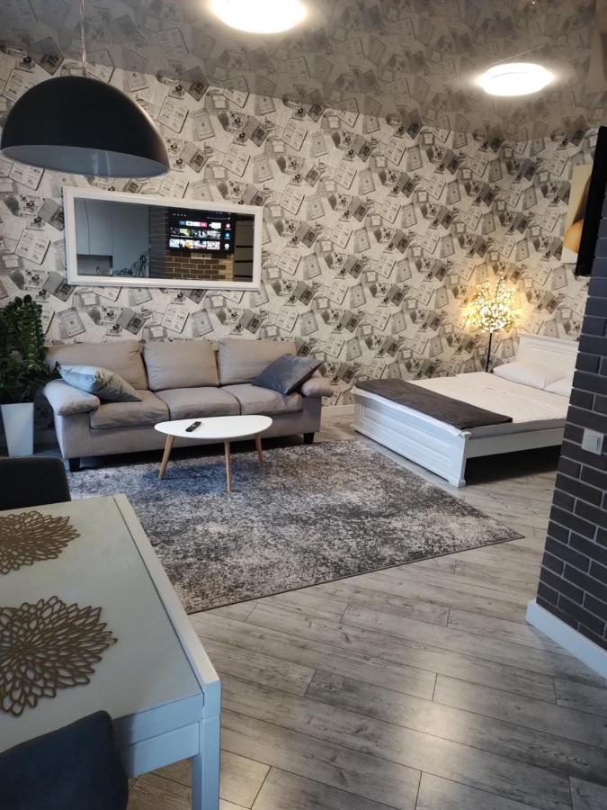 Центральні Люкс Апартаменти: Балкон, Smart TV та Кава Kryvyi Rih Exterior photo