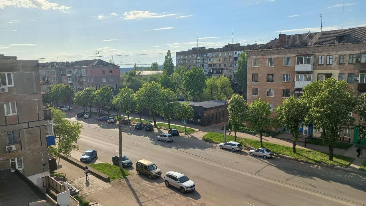 Центральні Люкс Апартаменти: Балкон, Smart TV та Кава Kryvyi Rih Exterior photo